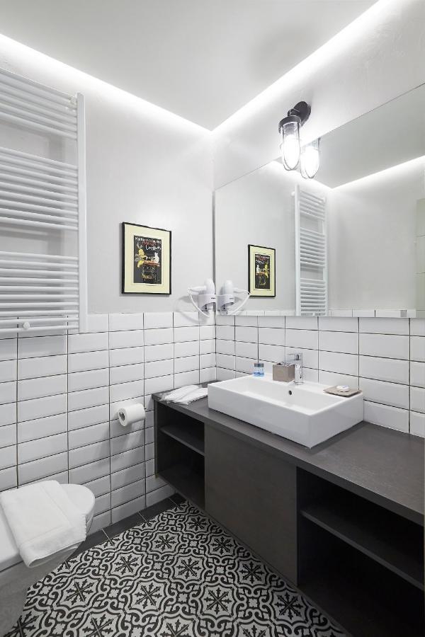 Walk Through From 1-bdr Next To Acropolis! Apartment Athens